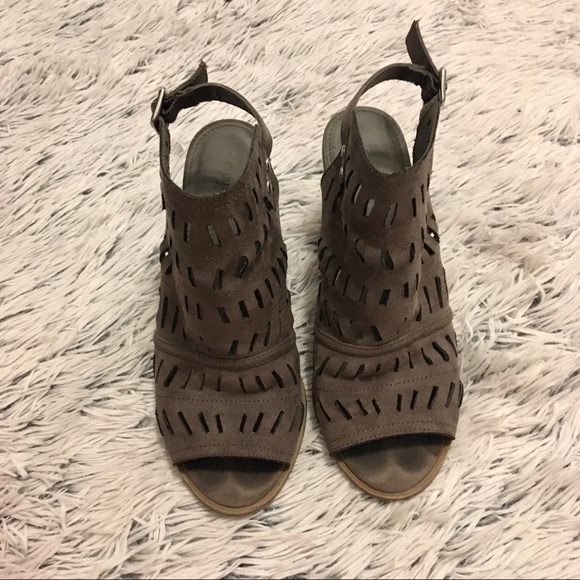 🦋 Grey Booties 💫 - Picture 3 of 4